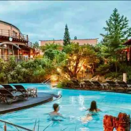 Fuer Bis Zu 4 Personen *